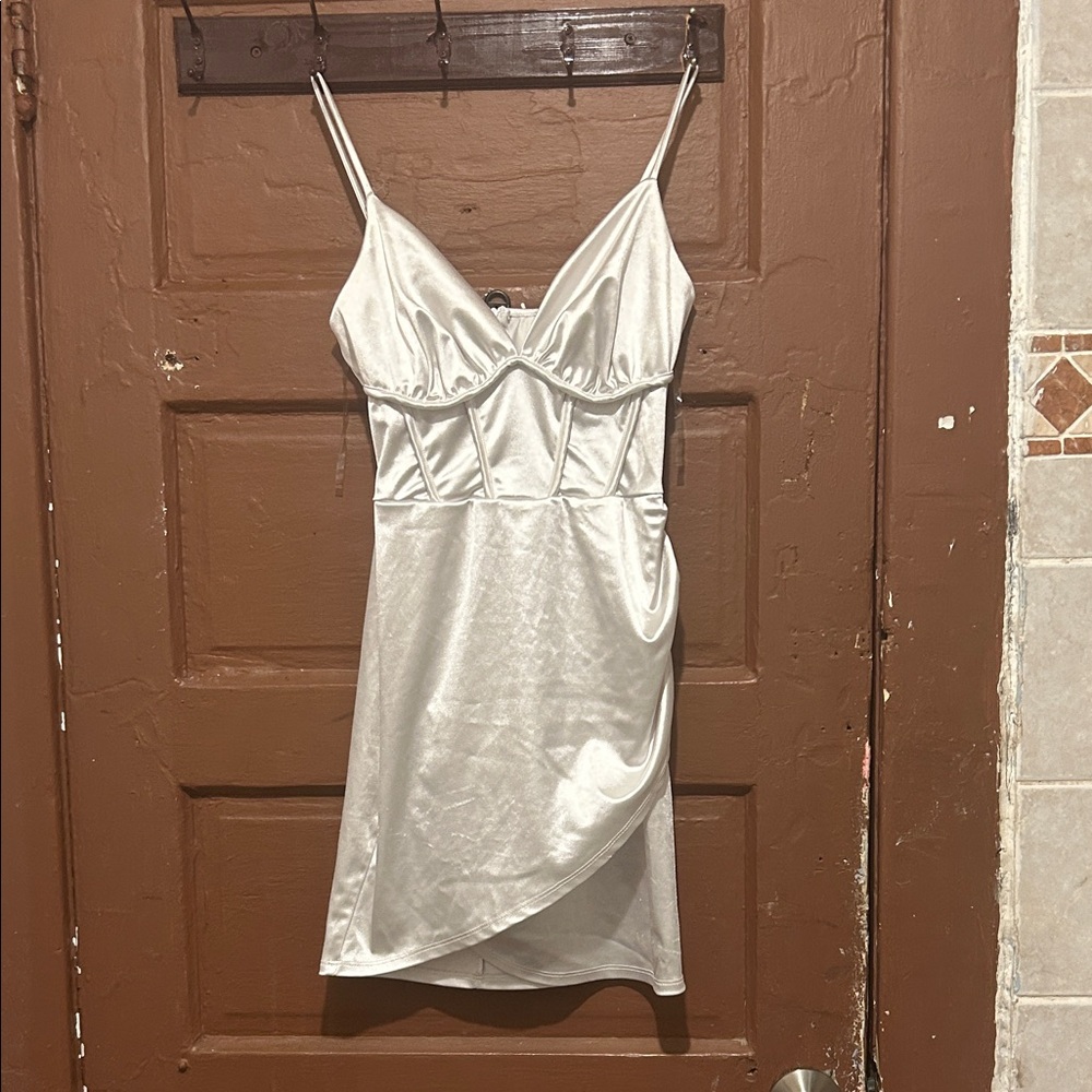 Chic White Satin Chemise


Only worn once